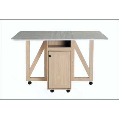 Foldable dining table