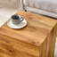 Rehaussez votre espace de vie avec cette table basse moderne en panneau de fibres à densité moyenne