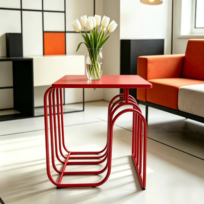 Table de bout carrée moderne, table d'appoint en acier rouge, table d'appoint de salon.
