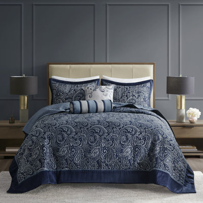 5 couvre-lits bleu marine. Style traditionnel. Bleu marine foncé, bleu poussiéreux. L 102 po x L 118 po 2 taies décoratives, coussins décoratifs. Grand lavable à la machine. Style classique. Argent. Taies décoratives. Décoratif facile à nettoyer