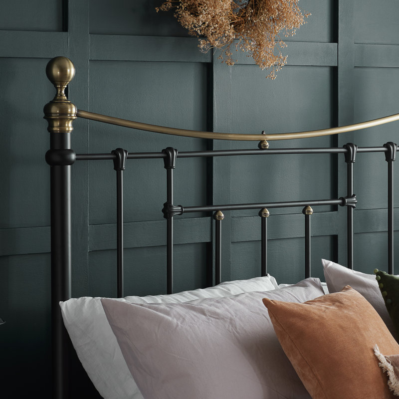 Friedensburg Bed, Double (4'6), Black