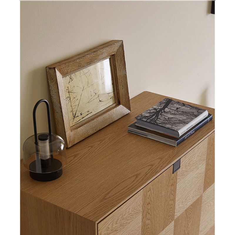 Nouvelle armoire d'appoint à pieds hauts