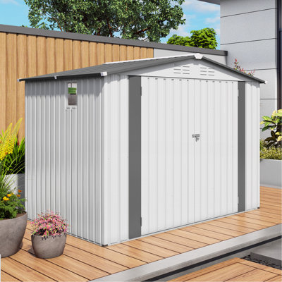 Remise de rangement extérieure en métal 8 x 6 pi, remise à outils avec toit incliné imperméable avec fenêtre latérale et porte verrouillable, remise à outils en métal pour le rangement d'outils de jardin, les articles de tous les jours et le rangement pour vélos, blanc et gris