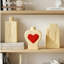 Ensemble de vases à cœur jaune