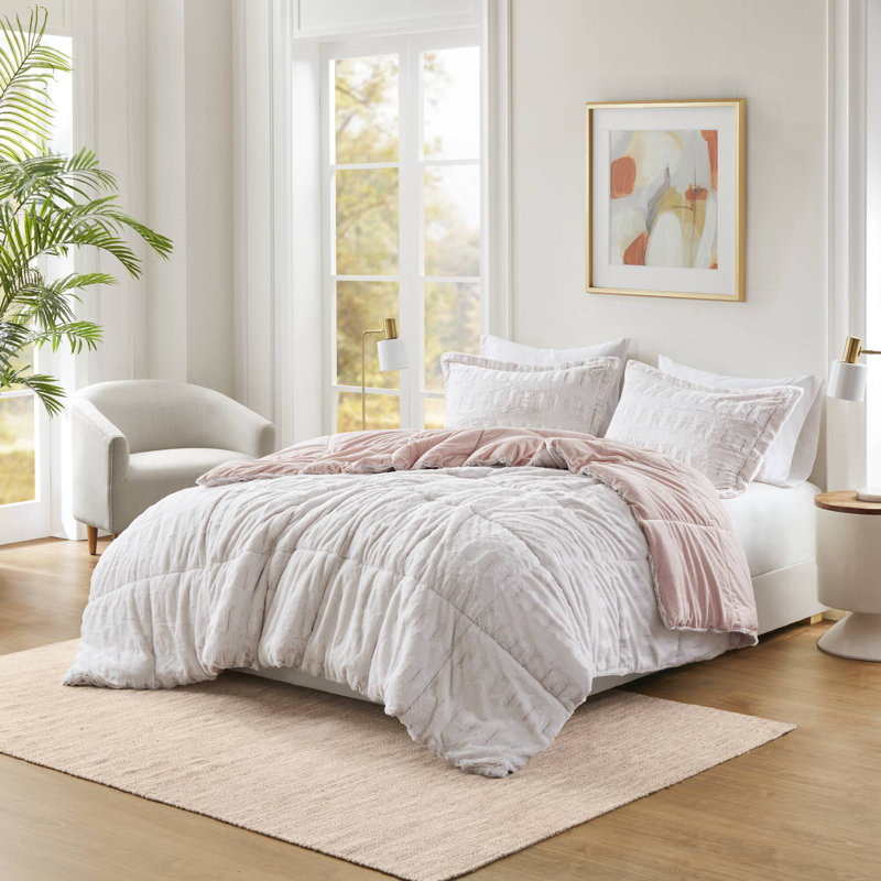 Blush Twin Reversible Faux Fur Bedspread Set