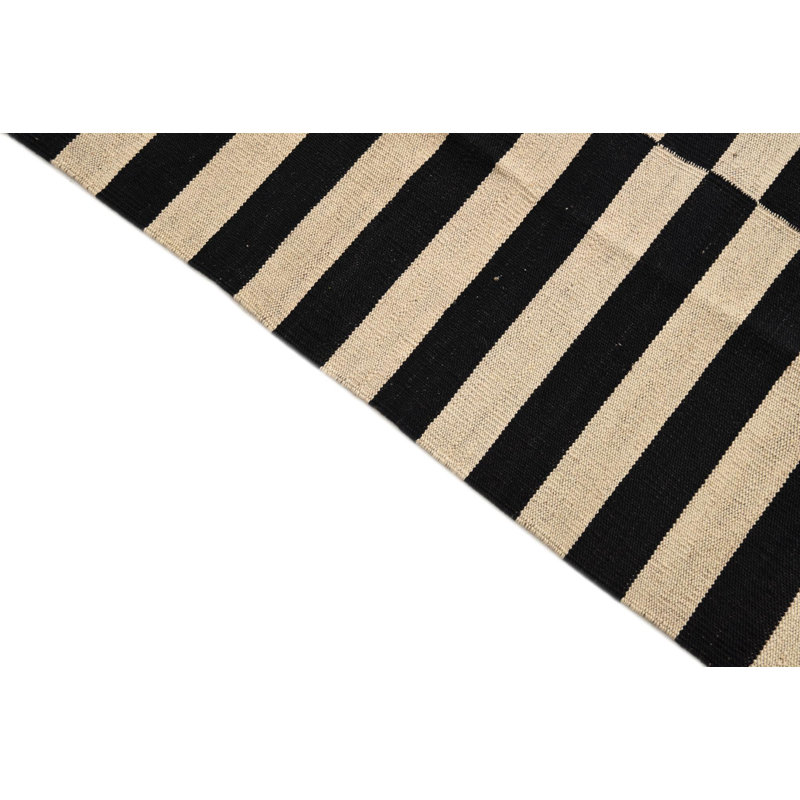 Tapis noir et blanc Ousley