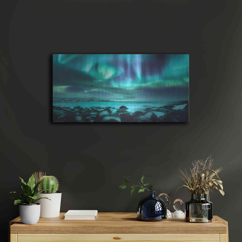 «Northern Lights Aurora Borealis Over Ocean» par Luxe, H 12 po x l 24 po