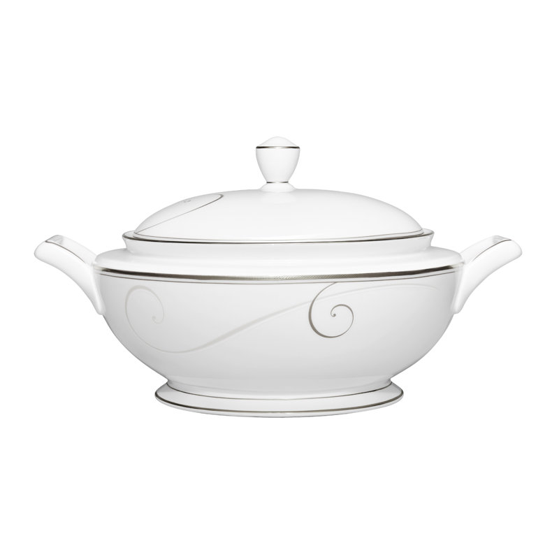 Noritake Platinum Wave 67 oz. Bol à légumes couvert