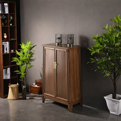 Armoire à bord courbé avec tablettes réglables