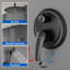 Système de douche de plafond de 12 pouces avec ensemble de robinet de douche à poignée simple avec douchette à main Ensemble de garniture de douche à haute pression en laiton moderne avec valve brute-116242728