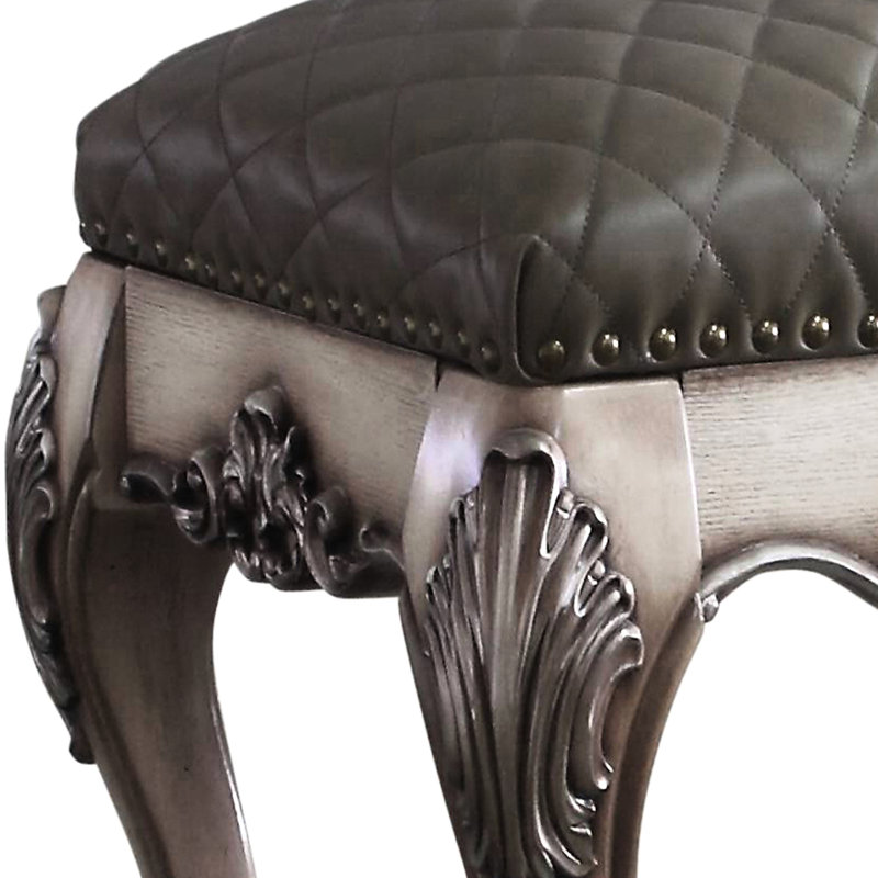 Tabouret gris et rétro blanc cassé avec siège moelleux et confortable