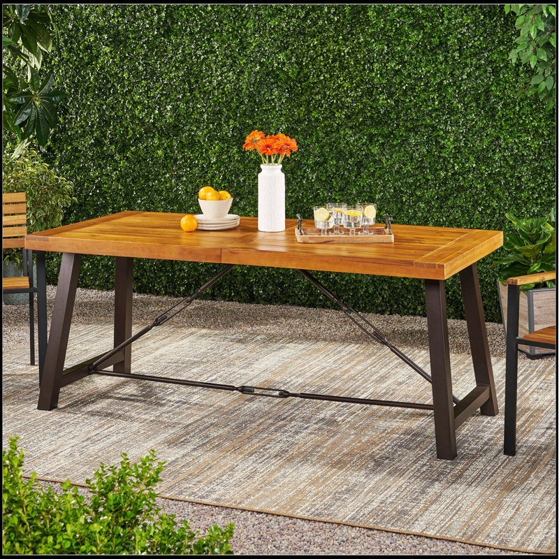 Table de salle à manger d'extérieur à base en bois d'acacia avec finition en teck, résistante aux intempéries et élégante pour la terrasse ou le jardin