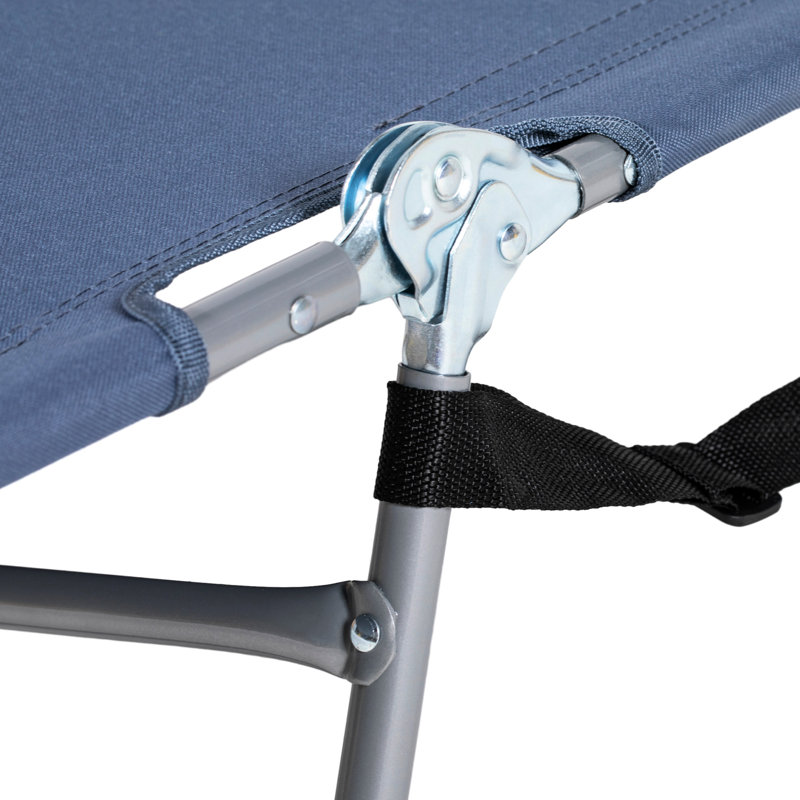 Chaise longue grise au bord de la piscine avec trou pour le visage, fentes pour accoudoirs, oreiller et chaise pliante de jardin pliante 5 positions réglables, fentes et