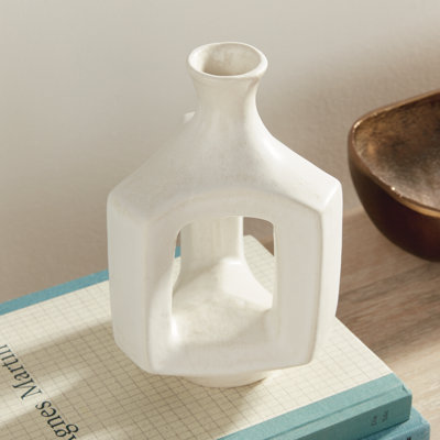 Sonya Handmade Clay Table Vase