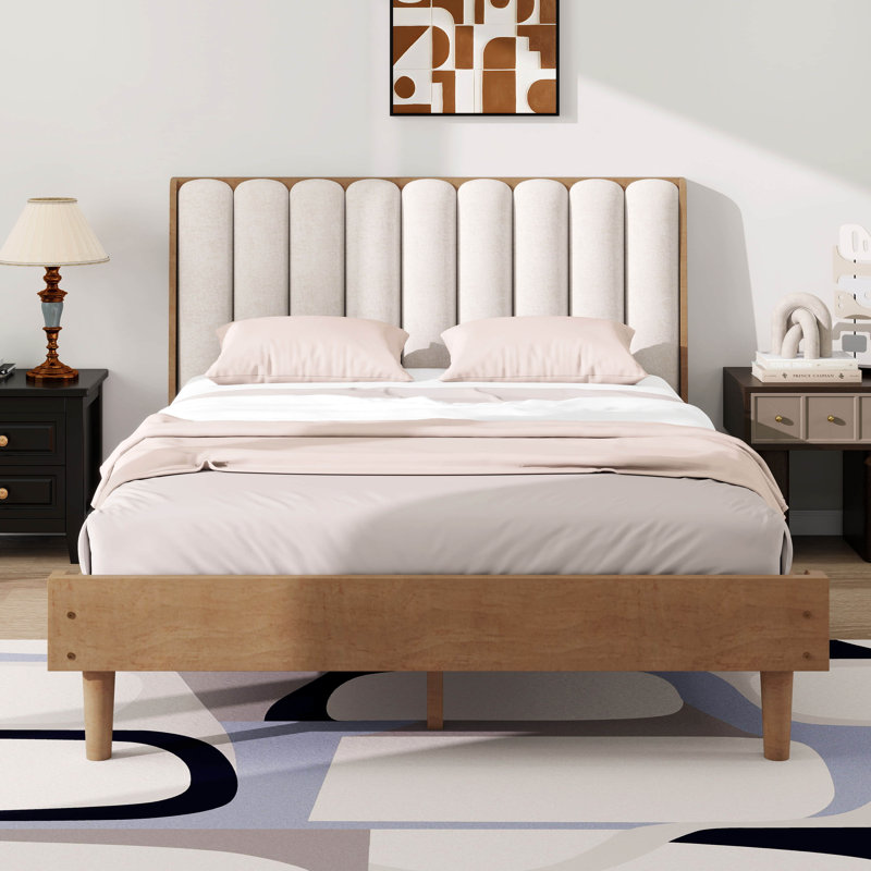 Structure de lit tapissier très grand avec 4 pieds robustes, fabrication en bois avec support silencieux et sans grincement