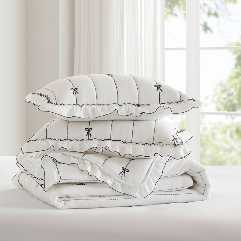 3- Piece Full/Queen Quilt Mini Set, Full/Queen Sheet Set with 2 Additional Pieces, White/Black