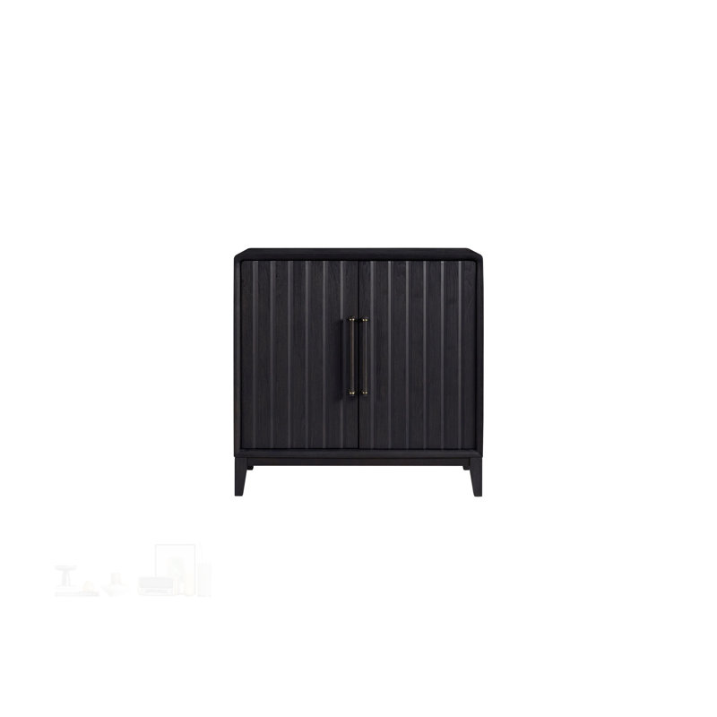 Bar élégant avec beaucoup de rangement pour la verrerie et les boissons, parfait pour recevoir des invités.