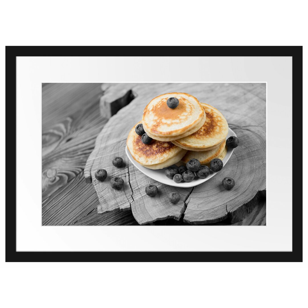 Gerahmter Fotodruck Leckere Pfannkuchen mit Heidelbeeren