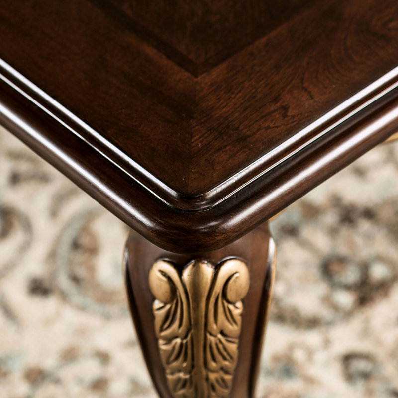 Table de bout 1pc de style traditionnel, détails, détails dorés, pieds, fabrication en bois massif, couleur tabac riche, style profond de 26,5 po avec placage, finition, largeur de 27,5 po