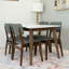 Ensemble repas pour quatre personnes