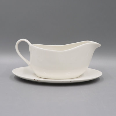 Ceramic Saucer with Gravy Boat Design for Elegant Dining