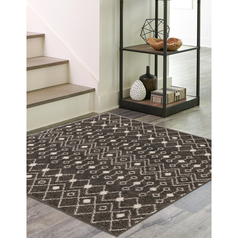 Tapis gris foncé en polypropylène tissé à la machine Briehn, Carré 5 pi 3 po