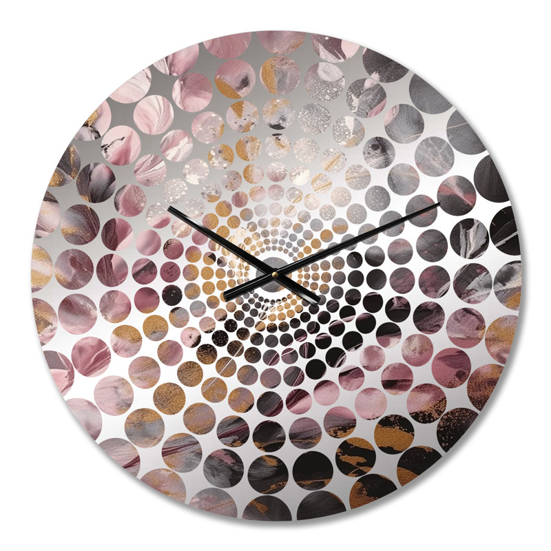 Horloge murale Makinnah, Médium