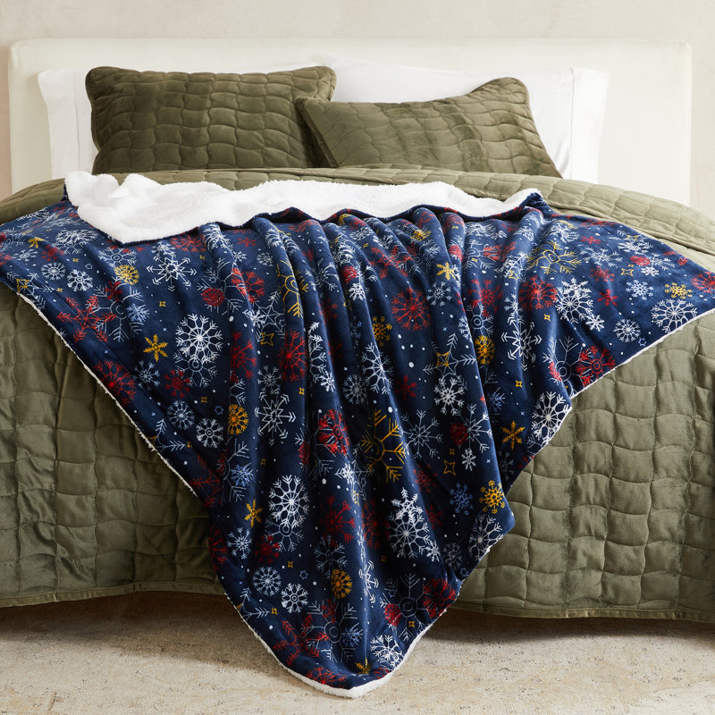 Ultra Soft Plush Reversible Holiday Throw Blanket, New Snowflake