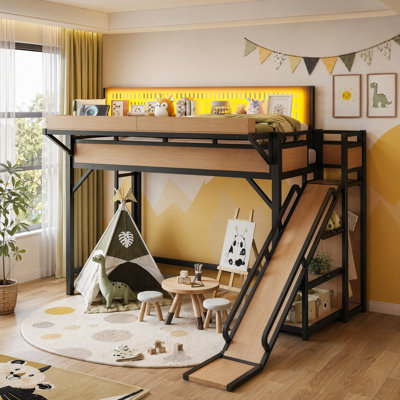 Lit mezzanine avec glissade, tablettes de rangement et garde-robe intégrée, ports USB, lumières DEL et panneau perforé