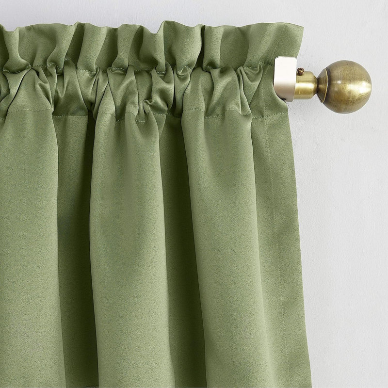 Panneau de rideau obscurcissant et isolant en polyester - Basics by Wayfair ™, l 54 po x L 63 po, Vert sauge