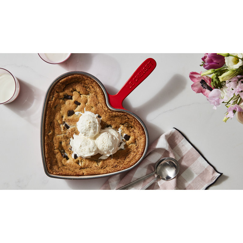 Le Creuset Enameled Cast Iron Traditional Heart Skillet, 10.25 In. - Pêche, Cerise