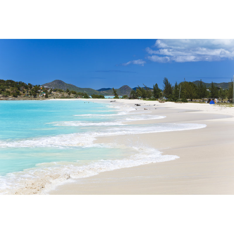Plage des Caraïbes avec ciel bleu par Michaelutech, H 24 po x l 36 po