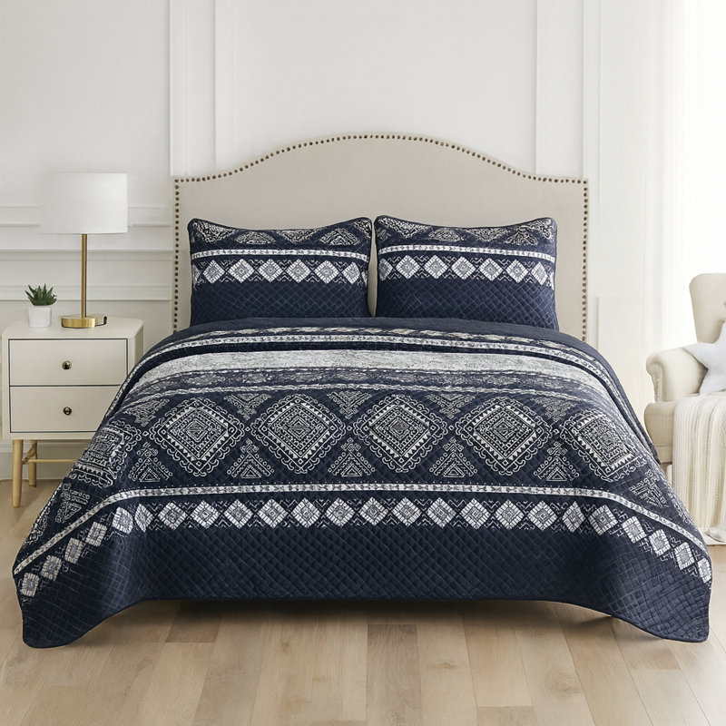 Cotton Blend Machine Woven Geometric Shapes Quilt, King Quilt + 2 Shams