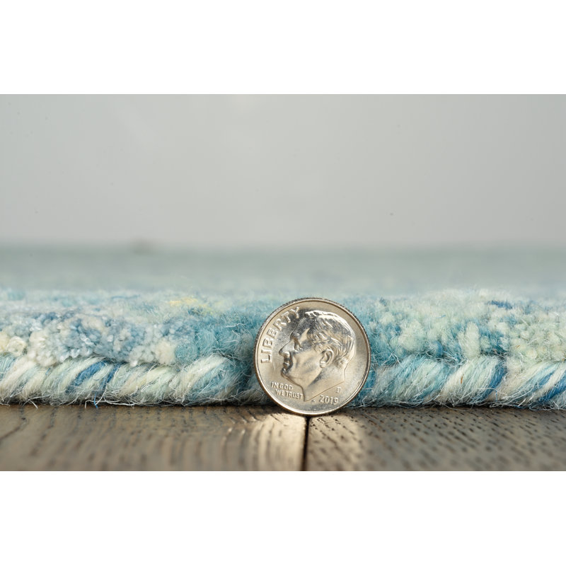 Tapis bleu crocheté à la main Serenity, Rectangle 7 pi 6 po x 9 pi 6 po