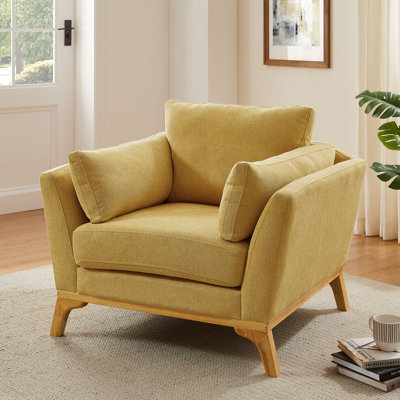 Petit fauteuil à accoudoirs confortables pour le salon
