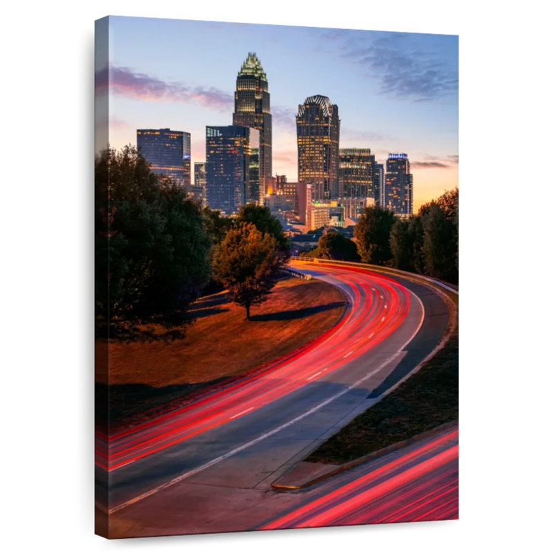 Aime illuminée, autoroute de Charlotte, H 51 po x l 34 po