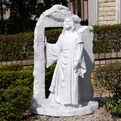 Statue de Jésus ressuscité