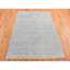 Tapis gris de 6 pi x 8 pi 10 po avec tapis en soie noué à la main sur ton surélevé D6F98DE16D64412EB0054B51E9744994
