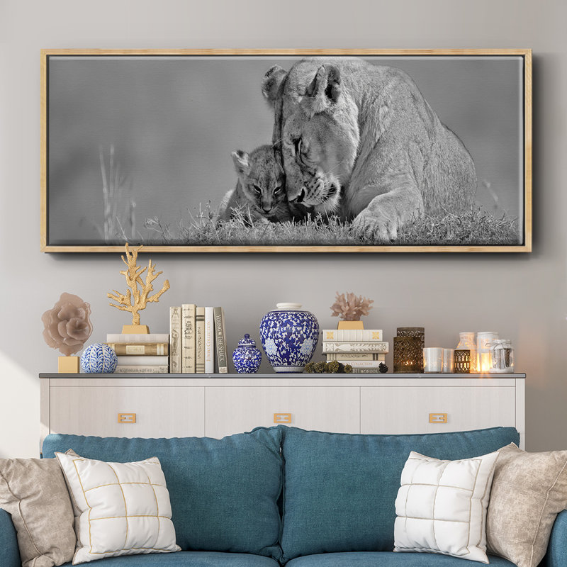 Lionne Love - toile encadrée, H 24 po x l 60 po