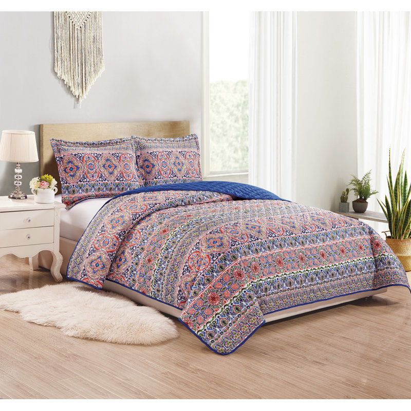 Machine Woven Geometric Shapes Quilt, King Quilt + 2 Shams
