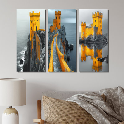 Monochromes jaune gris hiver, château côtier I - Collection traditionnelle de 3 impressions sur toile