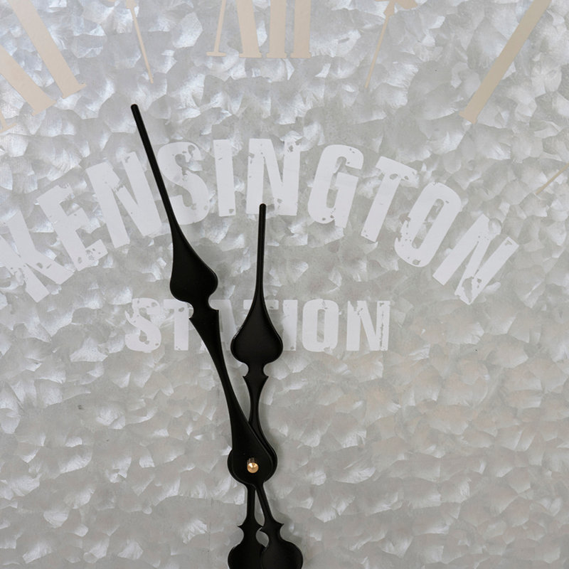 Très grande horloge murale D32.3 "avec cadre en bois de sapin