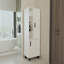 Armoire à linge blanche avec rangement ouvert et 2 portes-1721788602