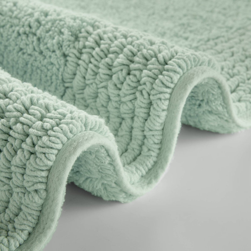 Splendor Green 100% Cotton Tufted 3000 GSM Reversible 24x44'' Bath Rug, 24" W x 44" L, Green