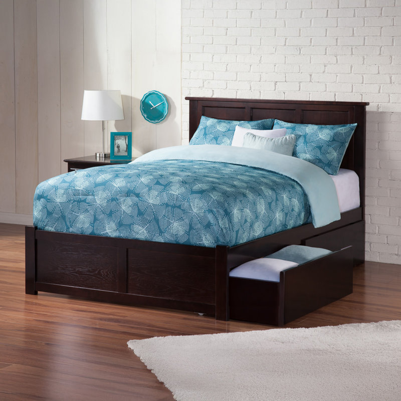 Lit plateforme en bois massif avec pied de lit et tiroirs de rangement Fogarty, Double, Espresso