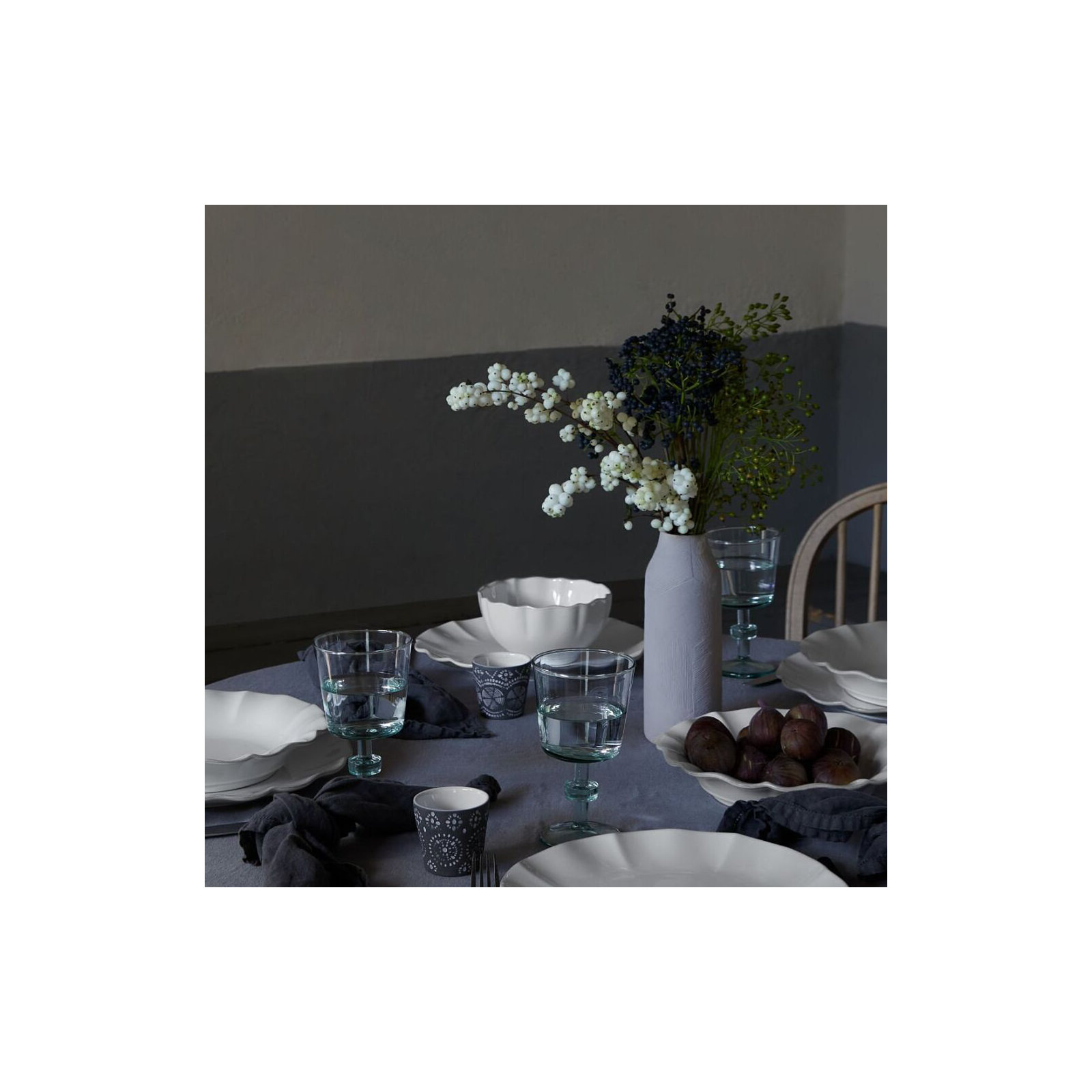 Rosa Fine Stoneware Scalloped Dinnerware Set