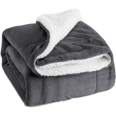 Super Soft Sherpa Fleece Blanket – Reversible Cozy Throw 240 GSM