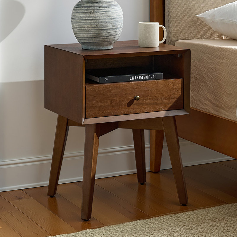 Table de chevet Mid-Century moderne en bois massif avec prises intégrées Boneva, Noyer