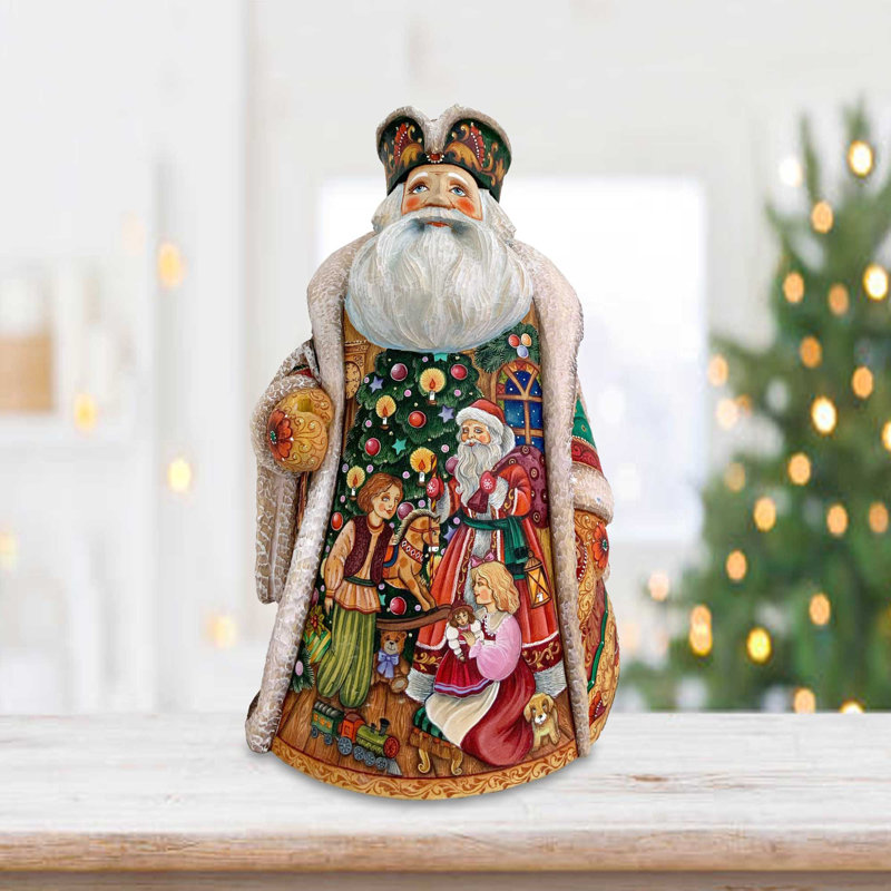 Figurine chef-d'œuvre sculptée en bois arrivée du père Noël