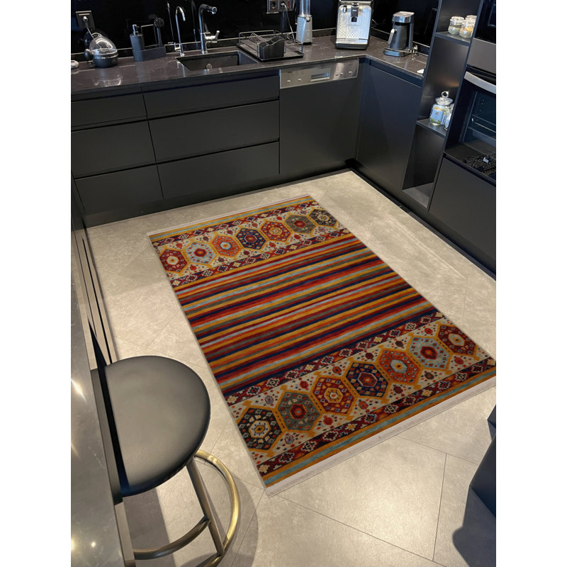 Tapis orange en polypropylène à imprimé numérique Walerij, Rectangle 3 pi 4 po x 6 pi 7 po